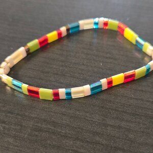 Beaded Chicklet Bracelet Tila beads / Bracelet perles de Tila élastique